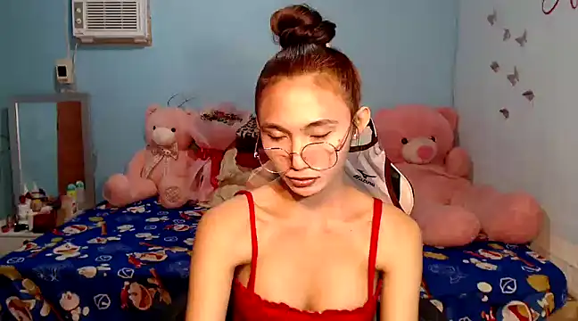 Snapshot of PirateEmpressBoaAico chatting on February 18, 1:43 am PirateEmpressBoaAico online show from February 18, 1:43 am