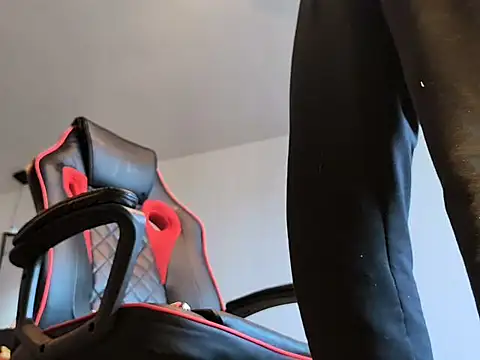 Snapshot of psychapleasure chatting on February 1, 8:13 am psychapleasure online show from February 1, 8:13 am