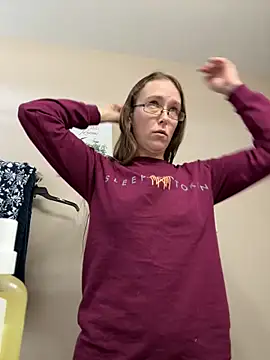 Dakota 02 online show from February 19, 3:41 pm