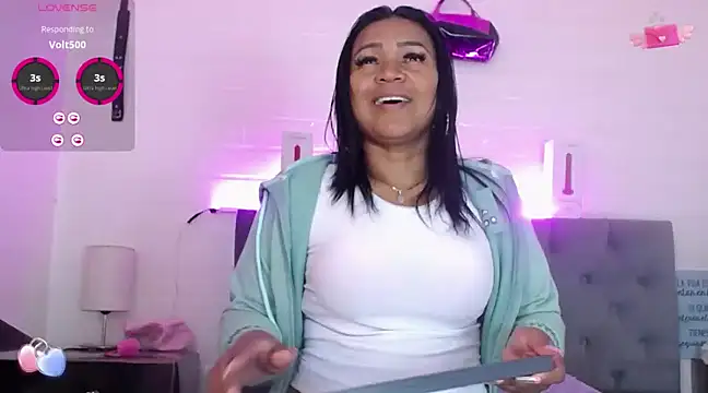 Snapshot of louise_nails chatting on January 16, 3:13 pm louise nails online show from January 16, 3:13 pm