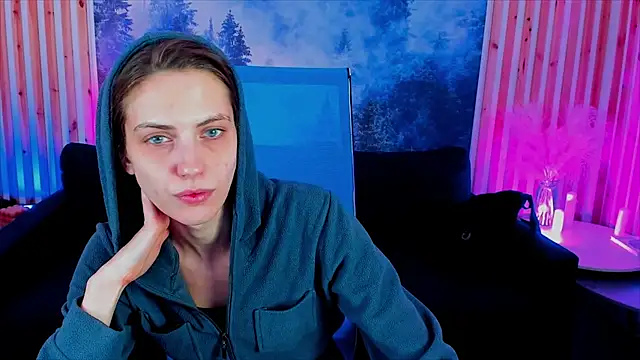 Snapshot of EmilyWilden chatting on October 3, 8:11 am EmilyWilden online show from October 3, 8:11 am