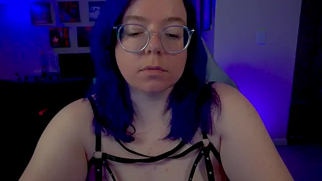 Snapshot of KiraSpitQueen chatting on April 27, 3:48 am KiraSpitQueen online show from April 27, 3:48 am