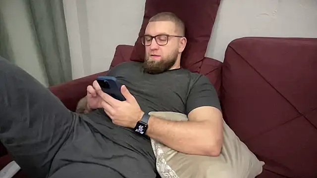 Bear bear  online show from February 6, 5:30 pm