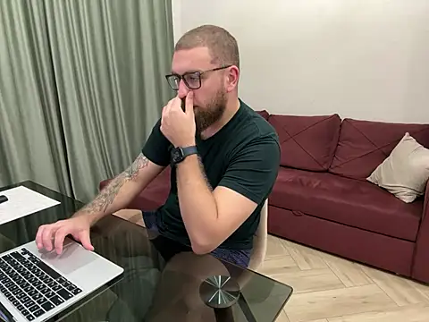 Bear bear  online show from March 4, 9:54 pm