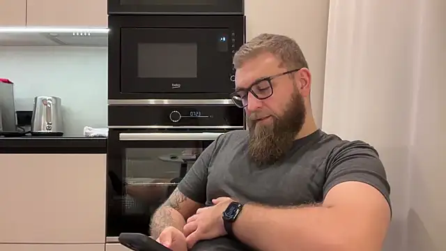 Bear bear  online show from December 18, 2:01 pm