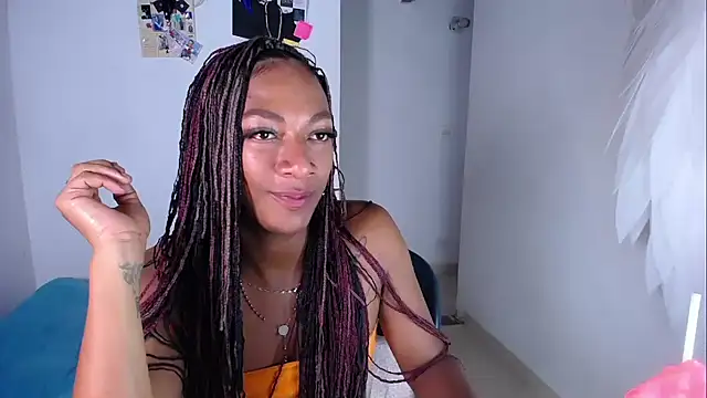 Snapshot of samy_doll chatting on May 28, 5:43 pm samy doll online show from May 28, 5:43 pm