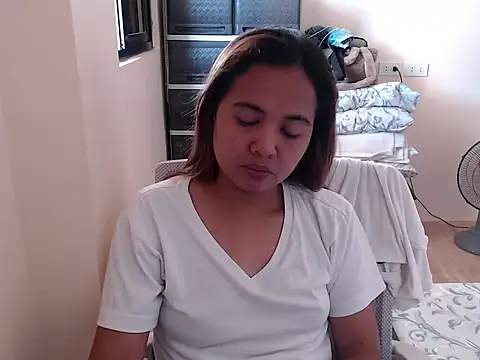 xTheLastVIRGINx online show from November 18, 5:34 am