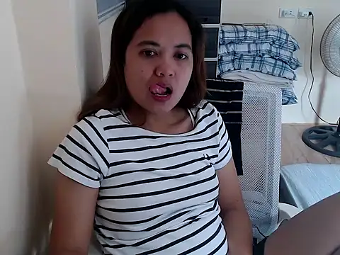 xTheLastVIRGINx online show from February 10, 5:44 am