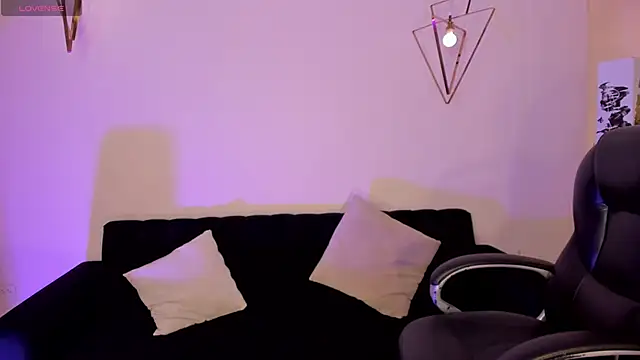 Snapshot of JuanitaClay chatting on April 23, 8:00 pm JuanitaClay online show from April 23, 8:00 pm
