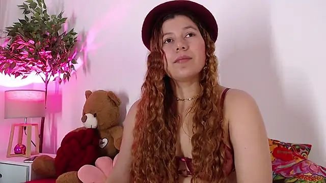 Snapshot of Coffee_Dreams chatting on February 5, 6:59 pm Coffee Dreams online show from February 5, 6:59 pm