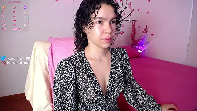 Karolina 1 online show from October 27, 1:37 pm