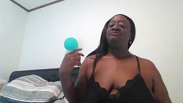 Snapshot of Katiefyi chatting on April 21, 2:51 am Katiefyi online show from April 21, 2:51 am