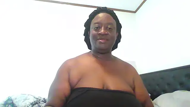 Snapshot of Katiefyi chatting on May 9, 5:45 am Katiefyi online show from May 9, 5:45 am