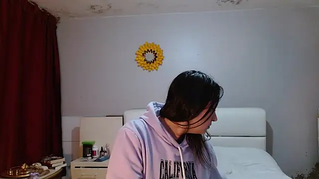 Freyja soh online show from April 16, 8:20 pm