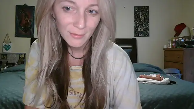 Heyitsmee33 online show from June 3, 10:40 am