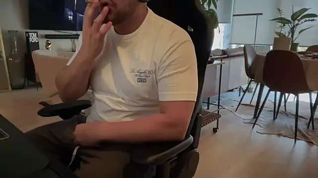 HungandThickLatin online show from March 17, 3:18 pm