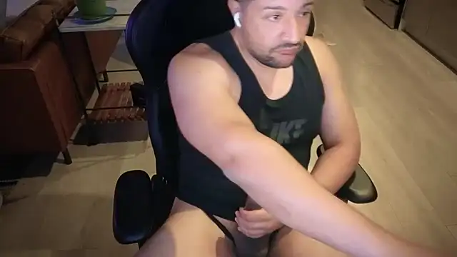 HungandThickLatin online show from October 20, 1:28 am