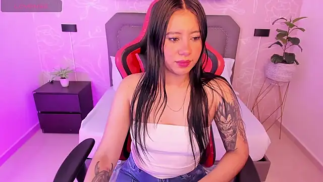 Snapshot of majo_rose chatting on March 22, 7:09 pm majo rose online show from March 22, 7:09 pm