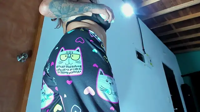 Snapshot of ink_demonxxx chatting on March 5, 6:33 am ink demonxxx online show from March 5, 6:33 am