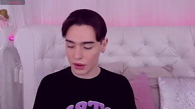 RobbyCharming online show from February 3, 7:42 pm