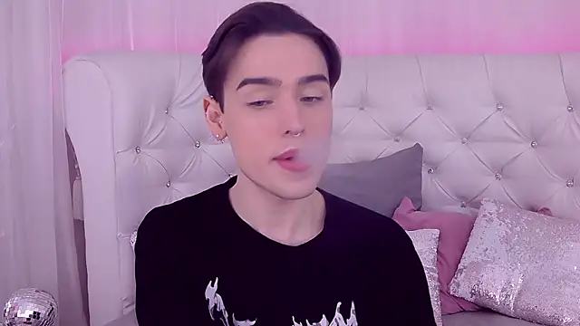 RobbyCharming online show from February 22, 7:47 pm