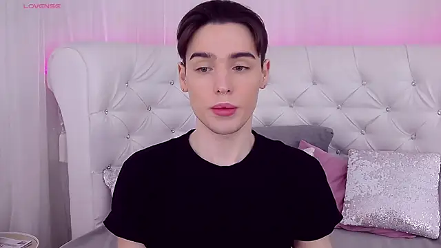 RobbyCharming online show from March 23, 1:31 am