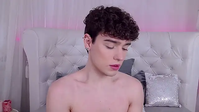 RobbyCharming online show from December 5, 3:48 am