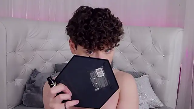 Snapshot of RobbyCharming chatting on January 17, 4:06 am RobbyCharming online show from January 17, 4:06 am