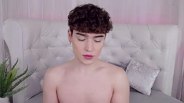 Snapshot of RobbyCharming chatting on February 12, 1:22 am RobbyCharming online show from February 12, 1:22 am