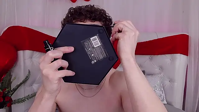 Snapshot of RobbyCharming chatting on February 13, 4:08 am RobbyCharming online show from February 13, 4:08 am