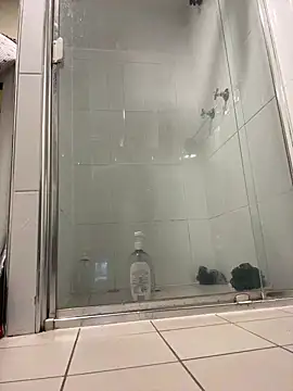 Snapshot of OSIRlS chatting on October 3, 1:19 pm OSIRlS online show from October 3, 1:19 pm