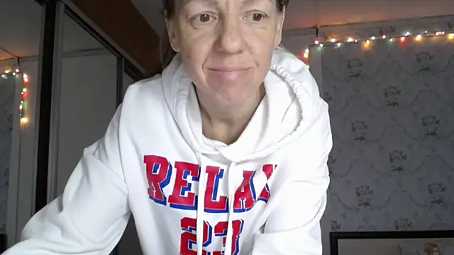 Snapshot of Popppka chatting on February 19, 2:46 pm Popppka online show from February 19, 2:46 pm