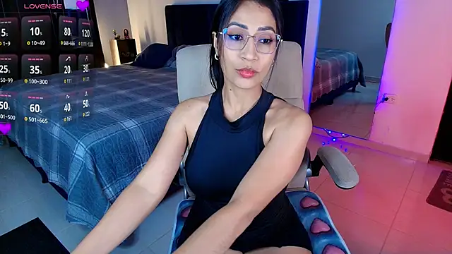 Megan Chat online show from November 10, 7:35 pm