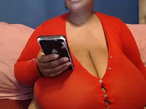 Snapshot of CUTEFIRMMELONSS chatting on January 9, 4:52 am CUTEFIRMMELONSS online show from January 9, 4:52 am