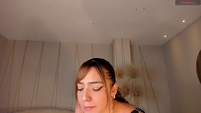 Snapshot of MariamRivera_ chatting on January 30, 3:44 am MariamRivera  online show from January 30, 3:44 am