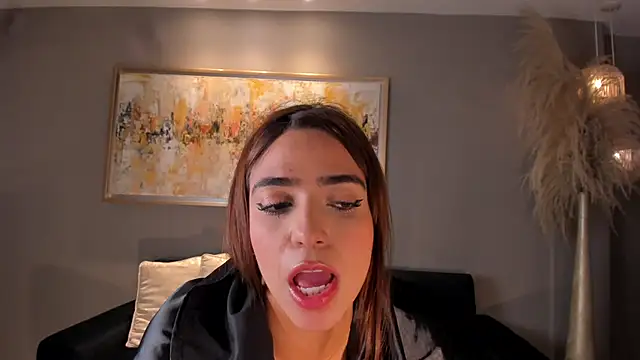 Snapshot of MariamRivera_ chatting on February 11, 9:42 am MariamRivera  online show from February 11, 9:42 am