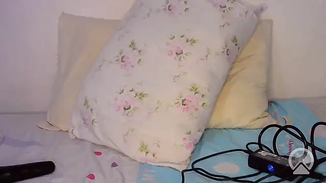 Snapshot of sexydarl chatting on June 13, 7:39 am sexydarl online show from June 13, 7:39 am