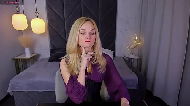 SaraSubtlety online show from September 13, 1:22 pm