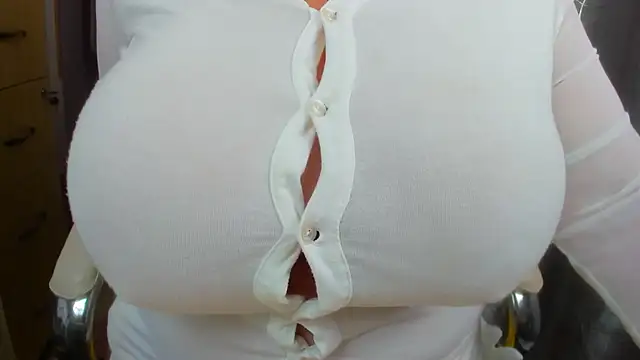 Snapshot of 77Sambuca77 chatting on April 8, 6:46 am 77Sambuca77 online show from April 8, 6:46 am