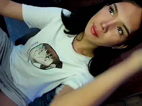 Snapshot of mav1s_ chatting on October 28, 11:40 pm mav1s  online show from October 28, 11:40 pm