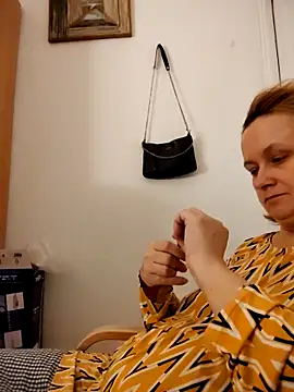 She-devilx online show from April 22, 9:05 pm