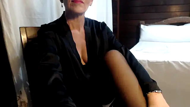 Snapshot of BarbaraDominatrix chatting on April 30, 5:08 pm BarbaraDominatrix online show from April 30, 5:08 pm