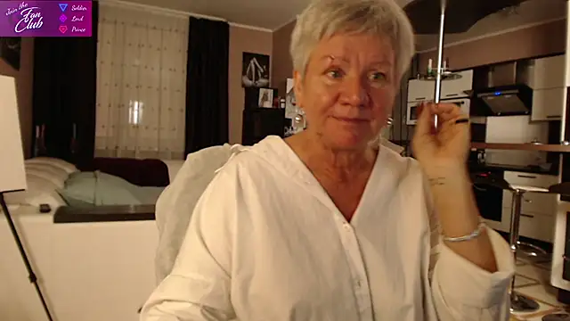 Snapshot of roxana_brooks chatting on December 14, 4:31 pm roxana brooks online show from December 14, 4:31 pm
