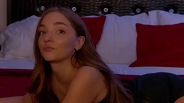 VirginieCruz online show from January 27, 11:43 pm