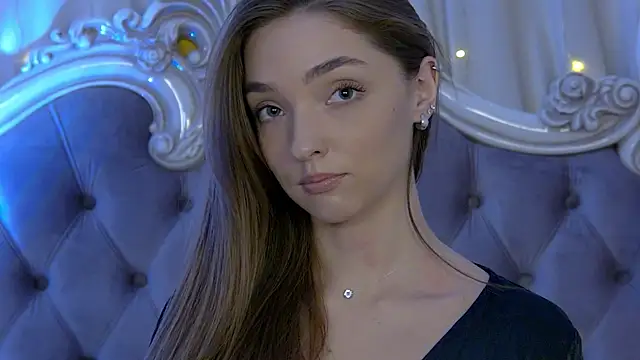 VirginieCruz online show from March 3, 1:42 am