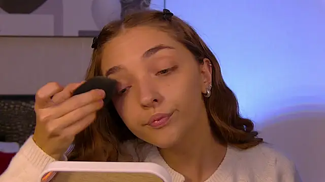 VirginieCruz online show from November 4, 7:24 pm