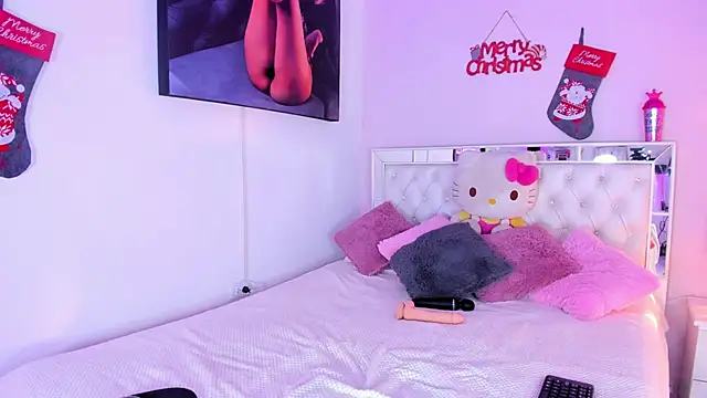 Snapshot of Candace_Hill1 chatting on December 14, 10:39 pm Candace Hill1 online show from December 14, 10:39 pm