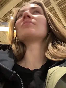 ValenciaShock online show from December 13, 8:30 am