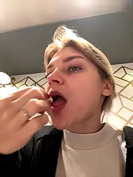 ValenciaShock online show from September 20, 6:36 am