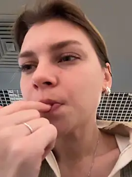 ValenciaShock online show from November 19, 6:46 am